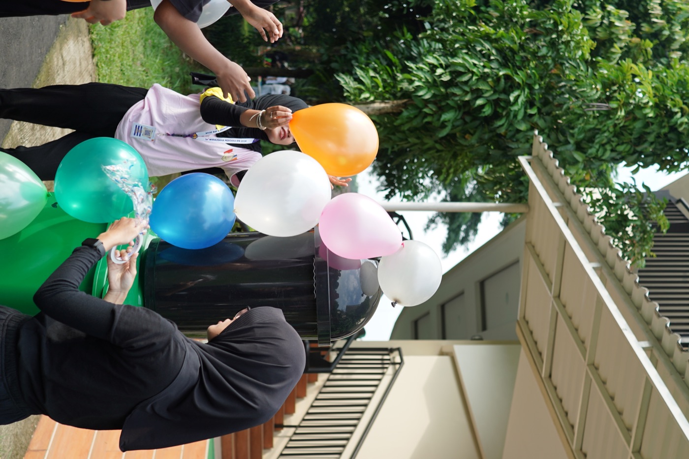 Aktivitas pembelajaran dan kolaborasi Organization Hub